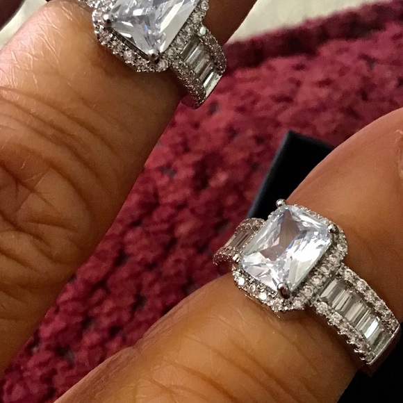 Women’s Engagement 925 silver ring size 5 NEW white sapphires good costu… - Picture 8 of 12